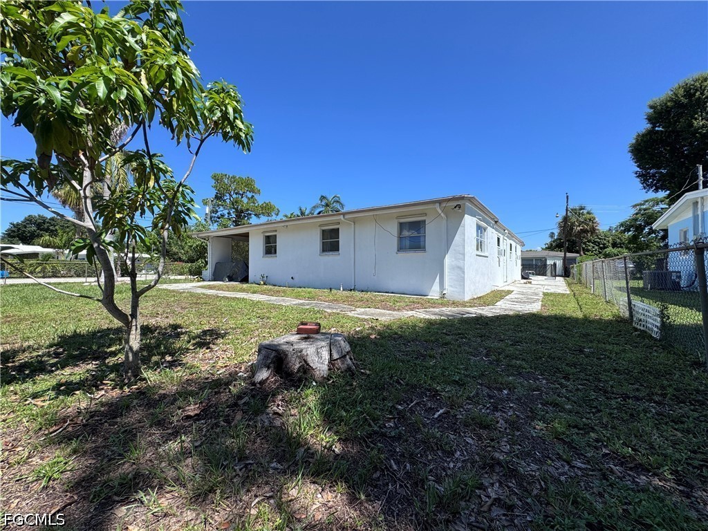 3735 Kelly, Fort Myers, FL 33901