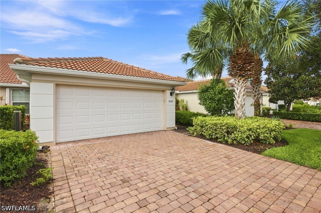 8664 Genova, Naples, FL 34114