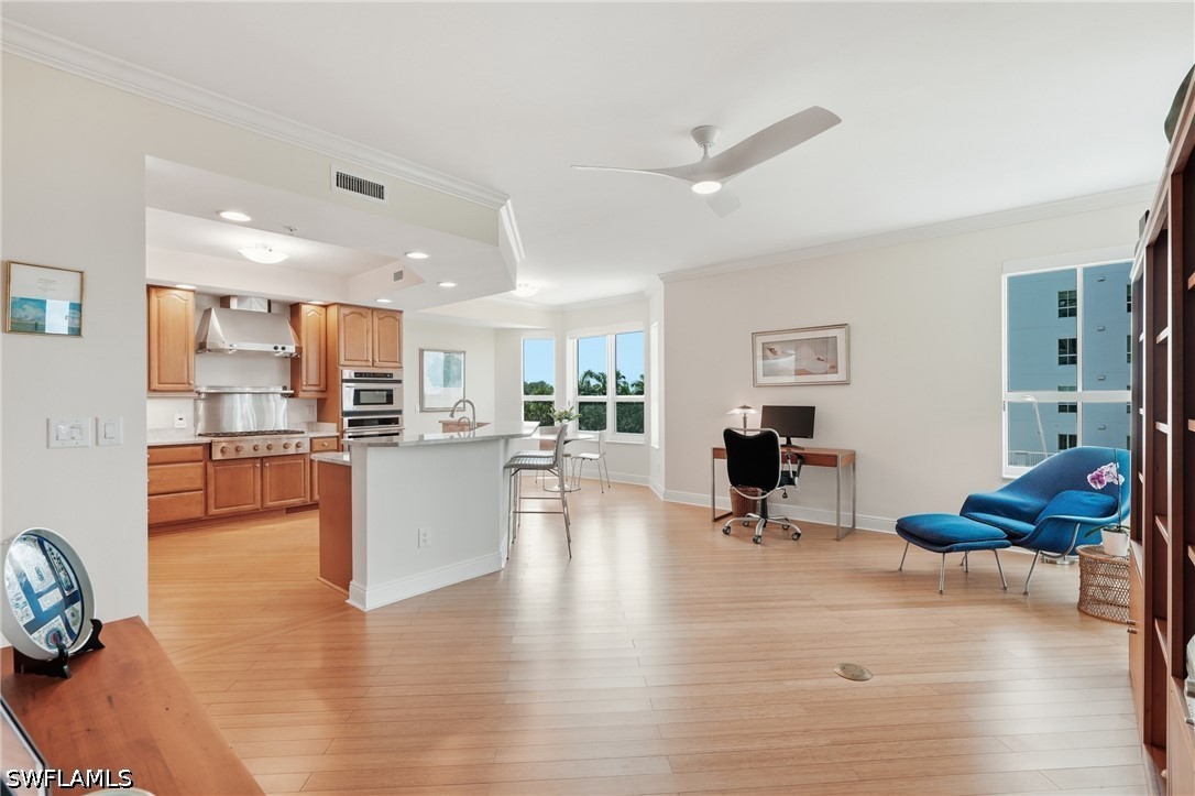 285 Grande Unit 401, Naples, FL 34110
