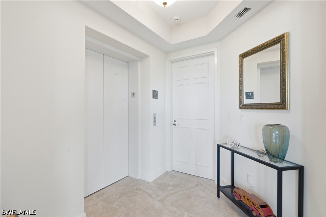 285 Grande Unit 401, Naples, FL 34110