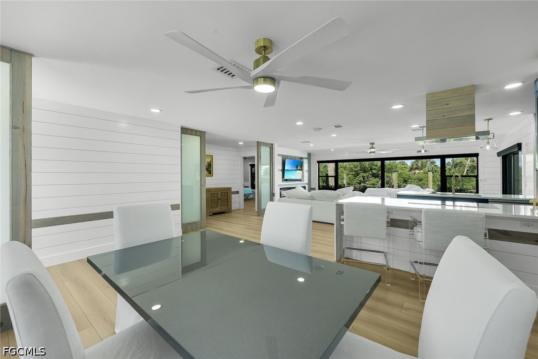 DiningArea