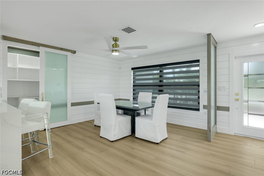 DiningArea