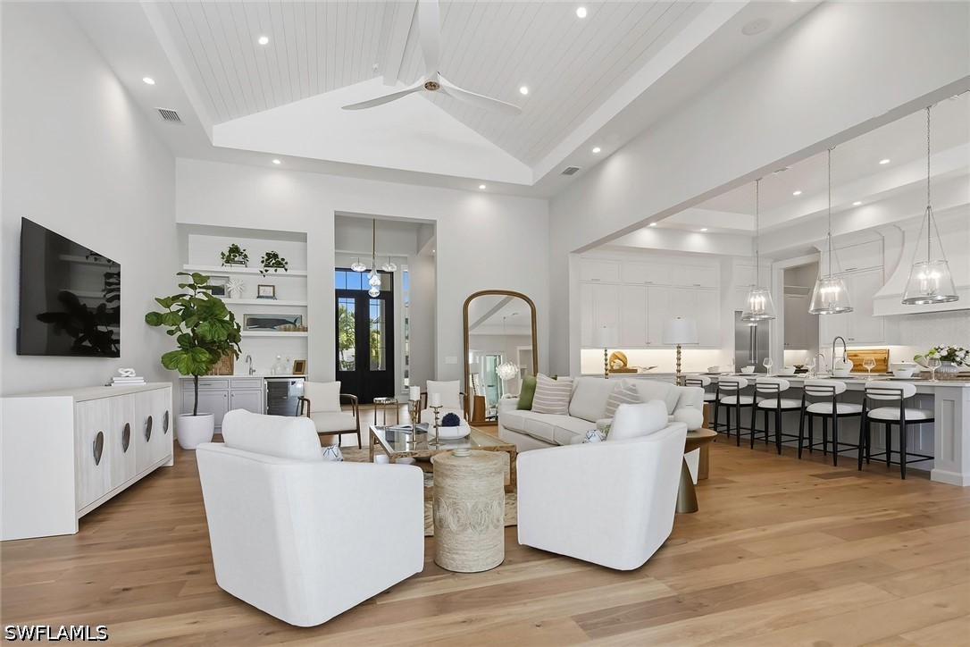 2150 Tarpon, Naples, FL 34102