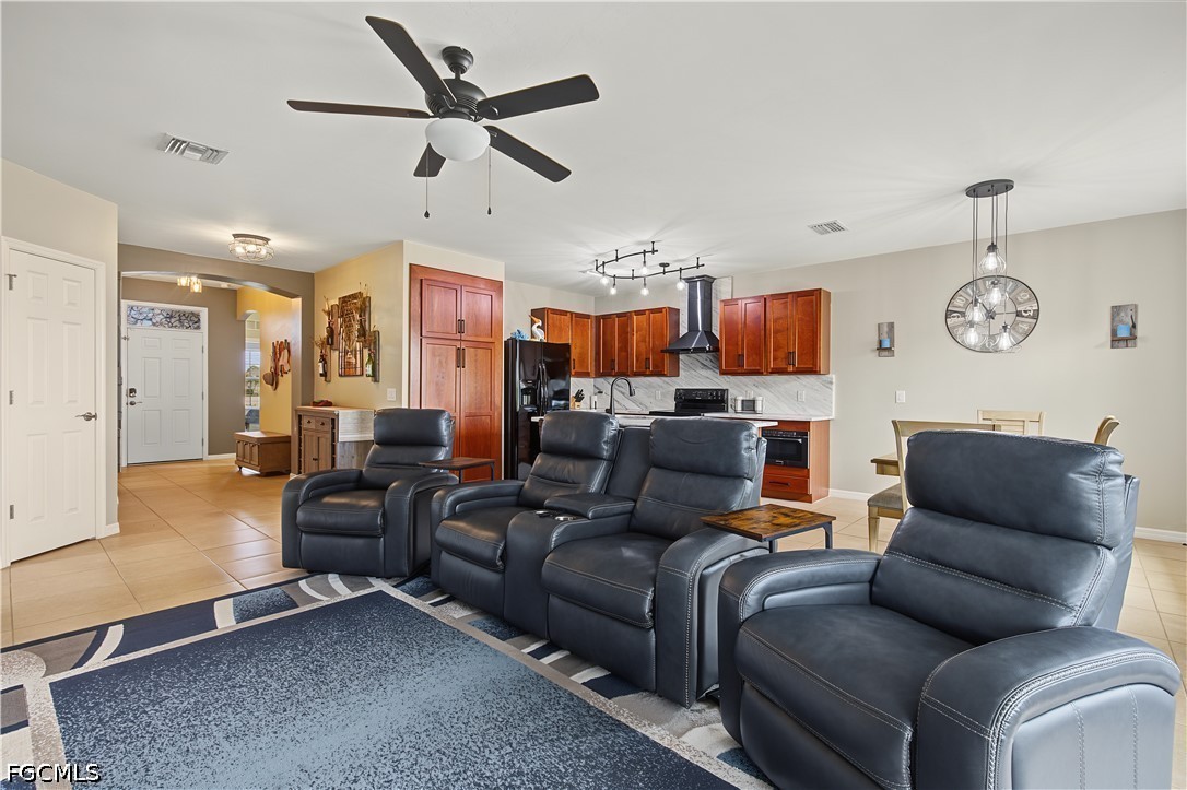 3451 Manati, Cape Coral, FL 33909