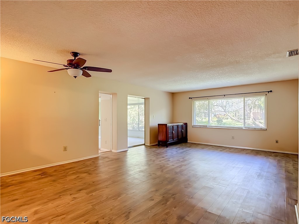 842 Pangola, North Fort Myers, FL 33903