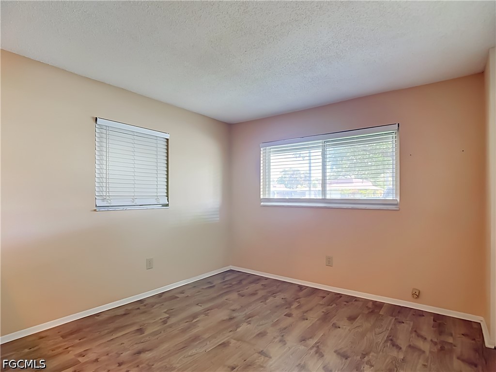 842 Pangola, North Fort Myers, FL 33903