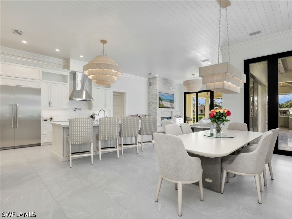 DiningArea