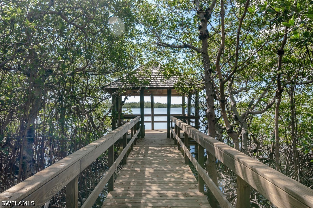 Dock