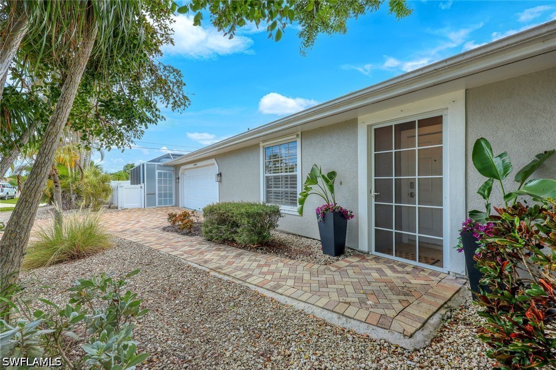 601 97th, Naples, FL 34108