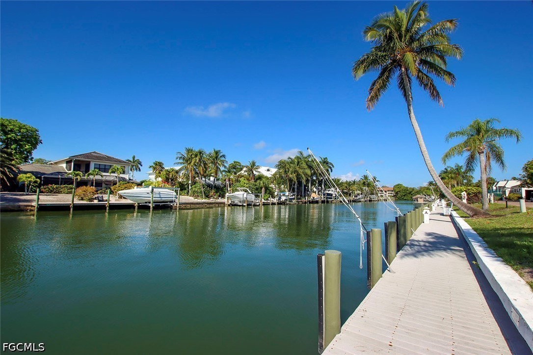 Dock
