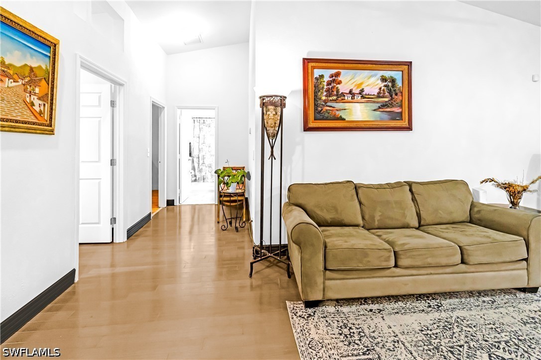 280 14th, Naples, FL 34117