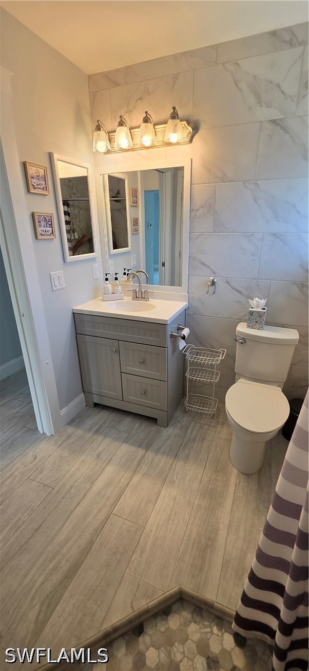 4536 25th, Naples, FL 34116