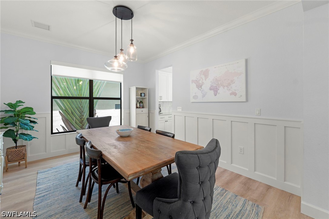 DiningArea