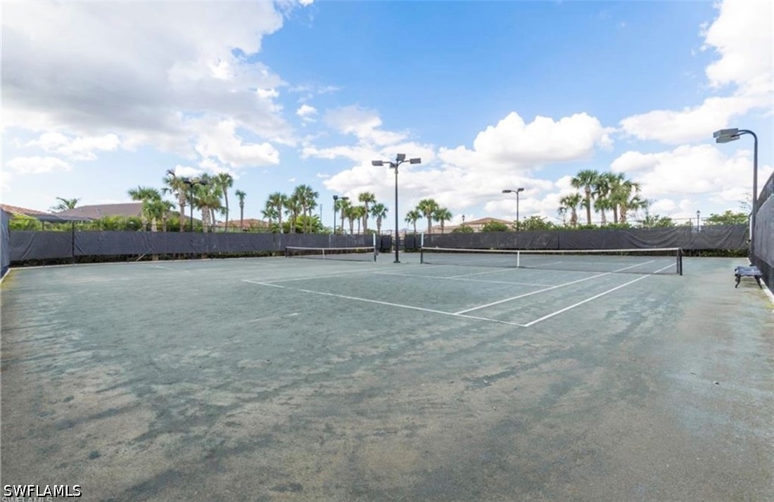 9086 Woodhurst, Naples, FL 34120
