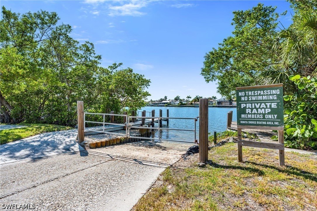 Dock