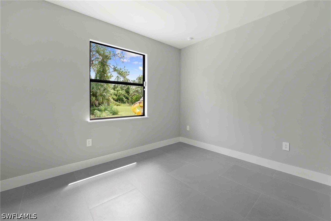 2610 4th, Naples, FL 34120