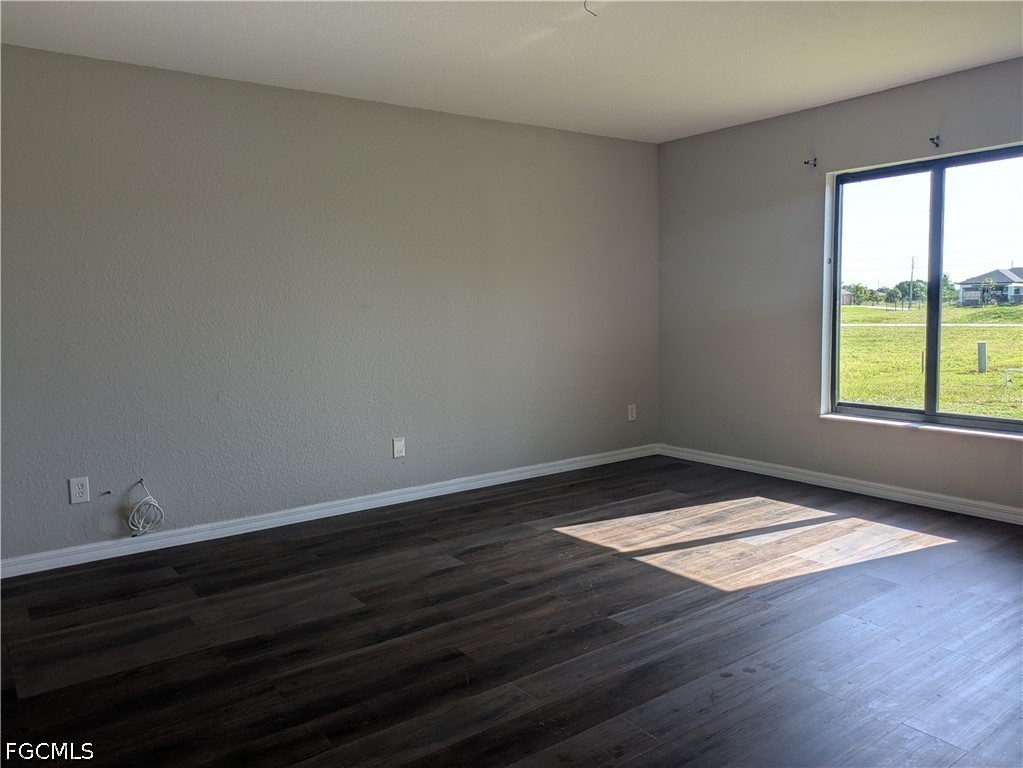 1725 11th, Cape Coral, FL 33993