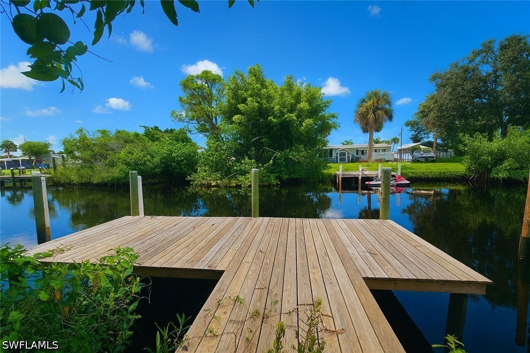 Dock