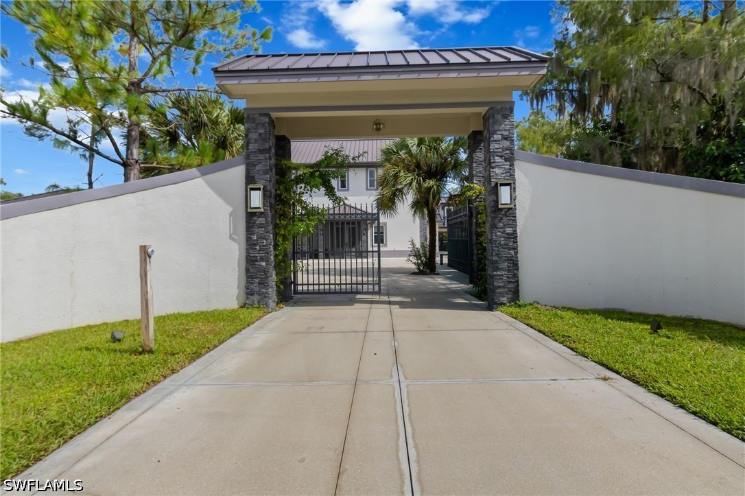 3585 33rd, Naples, FL 34120