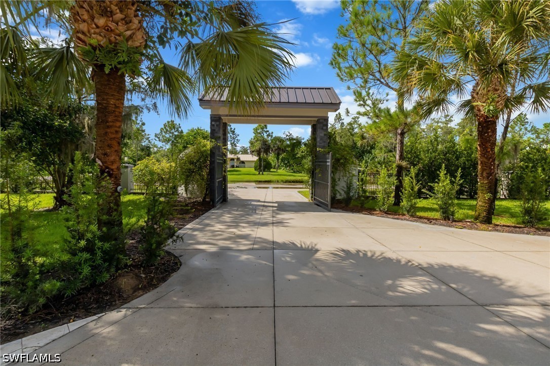 3585 33rd, Naples, FL 34120