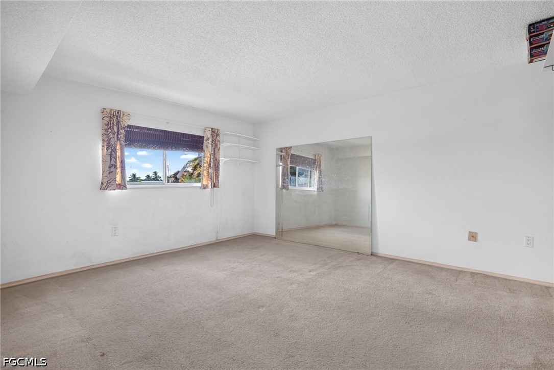 4289 Mariner Unit 211, Fort Myers, FL 33919
