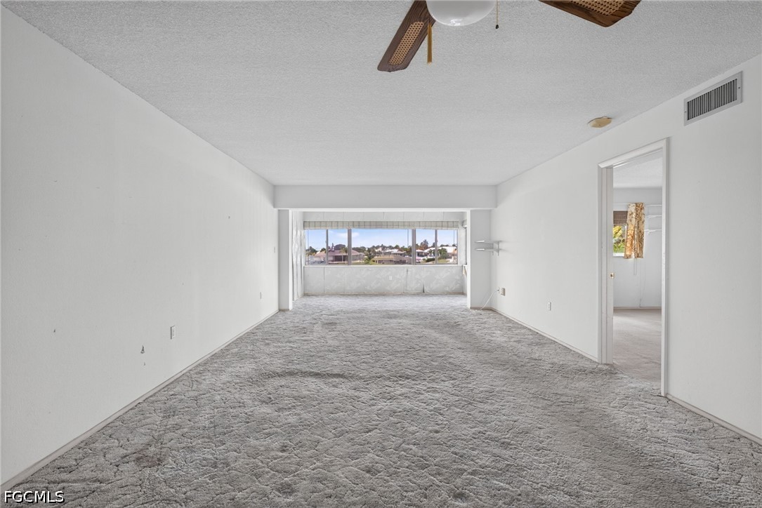 4289 Mariner Unit 211, Fort Myers, FL 33919