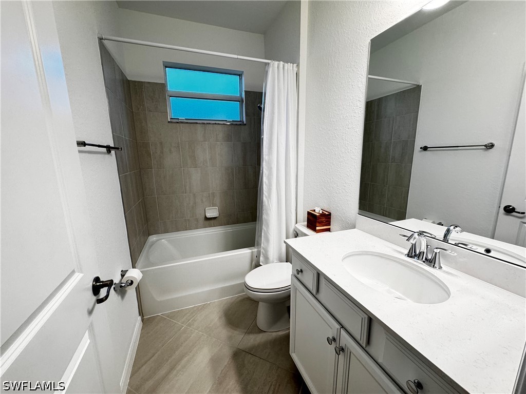 2084 Wellington, Naples, FL 34120