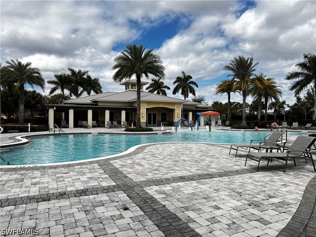 2084 Wellington, Naples, FL 34120