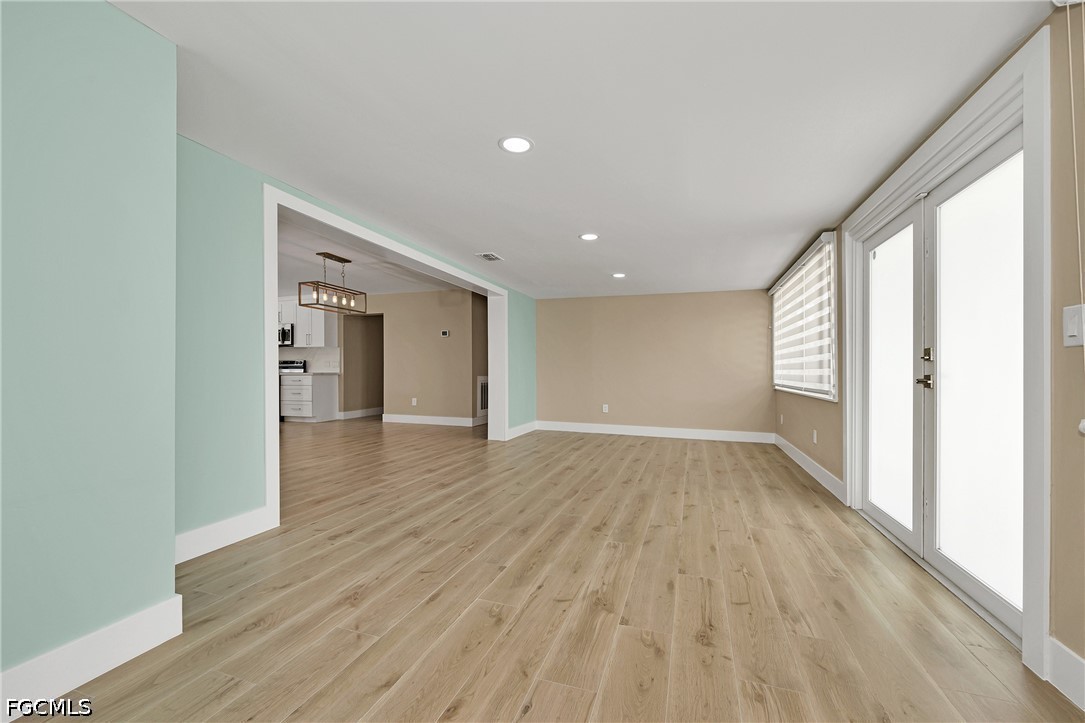 5885 Pine Tree, Sanibel, FL 33957