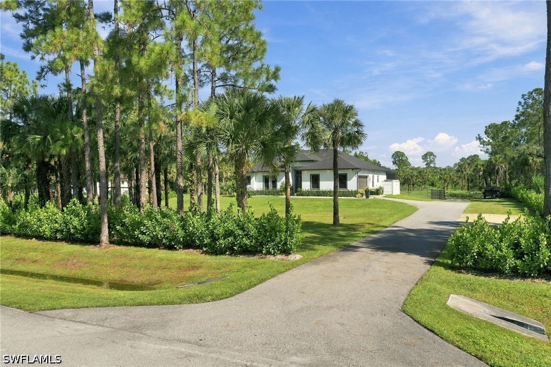 1819 12th, Naples, FL 34120