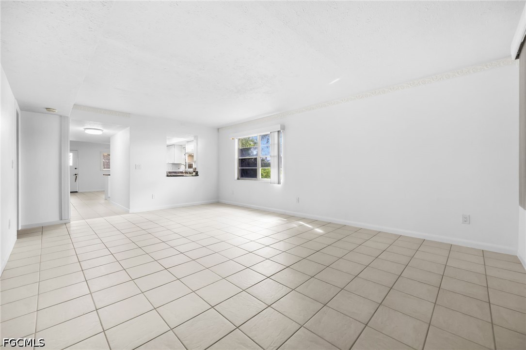 4426 Santa Barbara Unit 101, Cape Coral, FL 33914