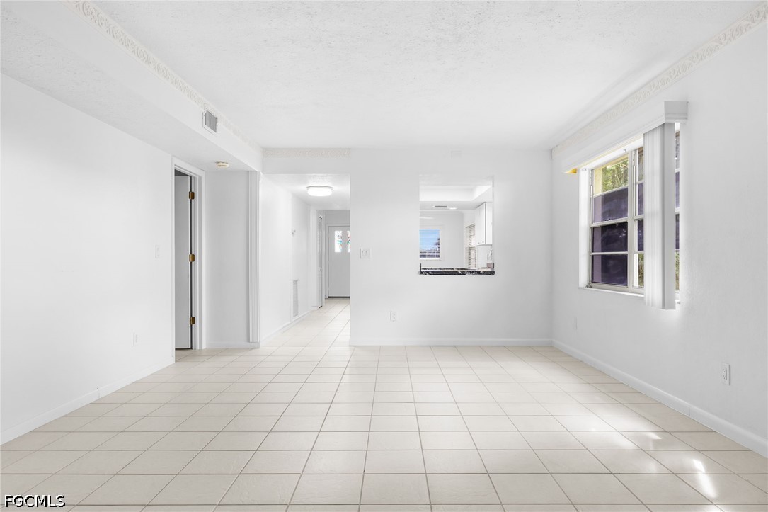 4426 Santa Barbara Unit 101, Cape Coral, FL 33914