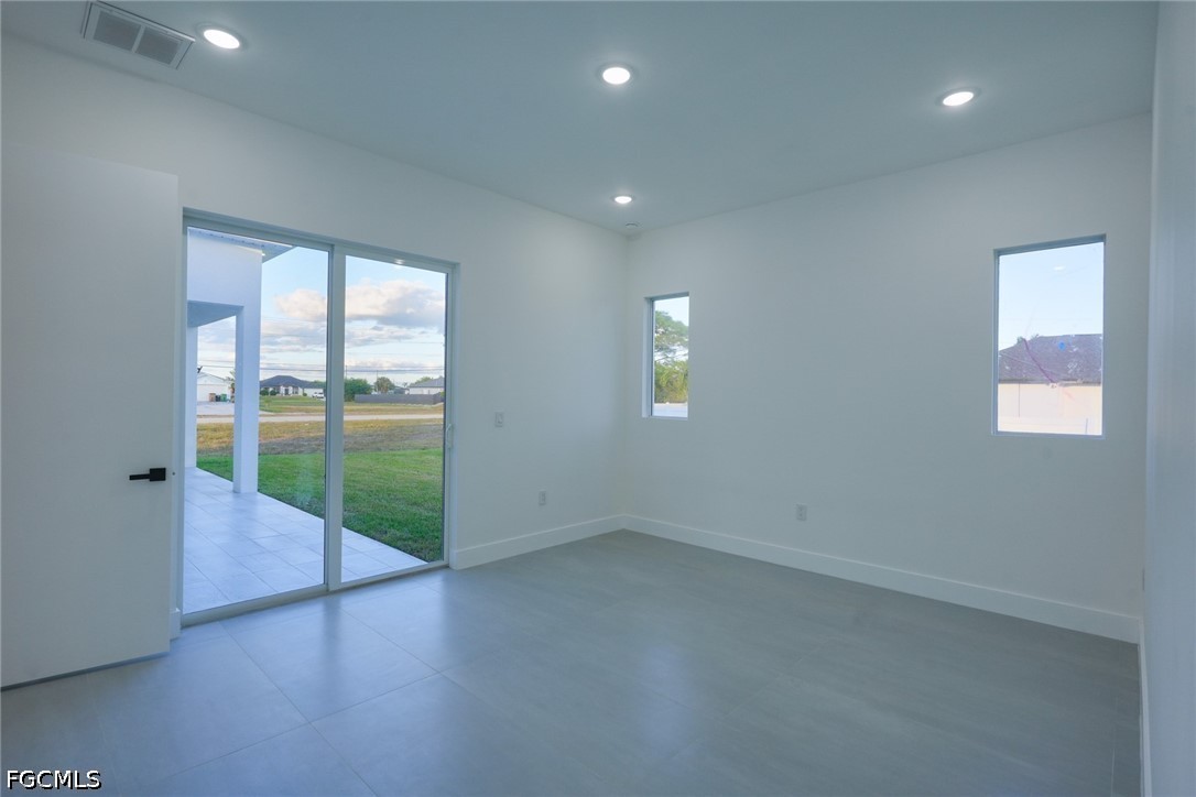 5 26th, Cape Coral, FL 33991