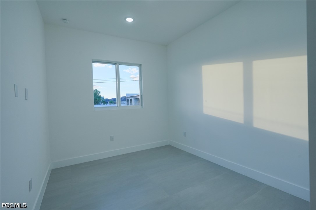 5 26th, Cape Coral, FL 33991