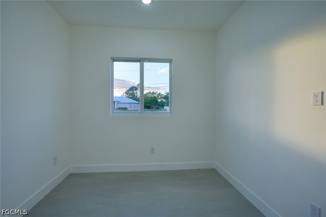 5 26th, Cape Coral, FL 33991