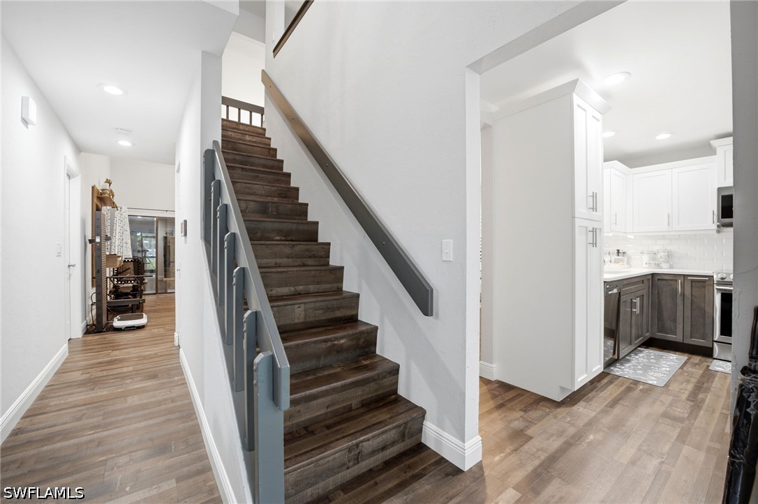 810 Meadowland Unit J, Naples, FL 34108