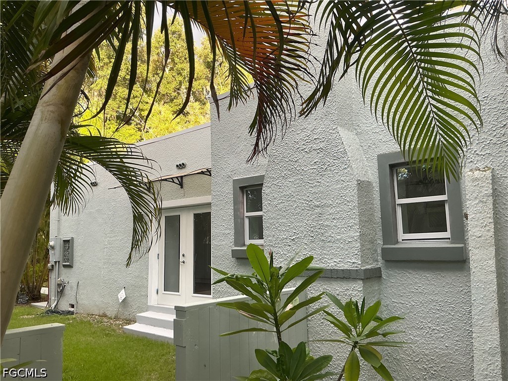 817/825 Julia, Fort Myers, FL 33916