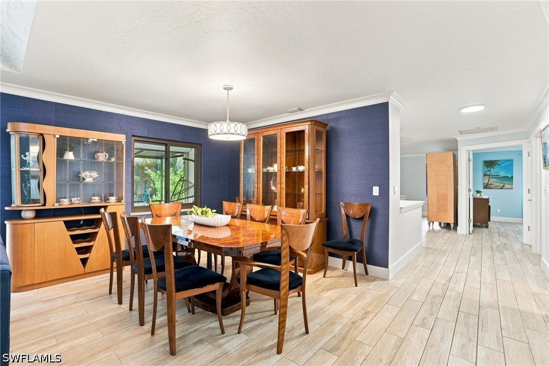 DiningArea