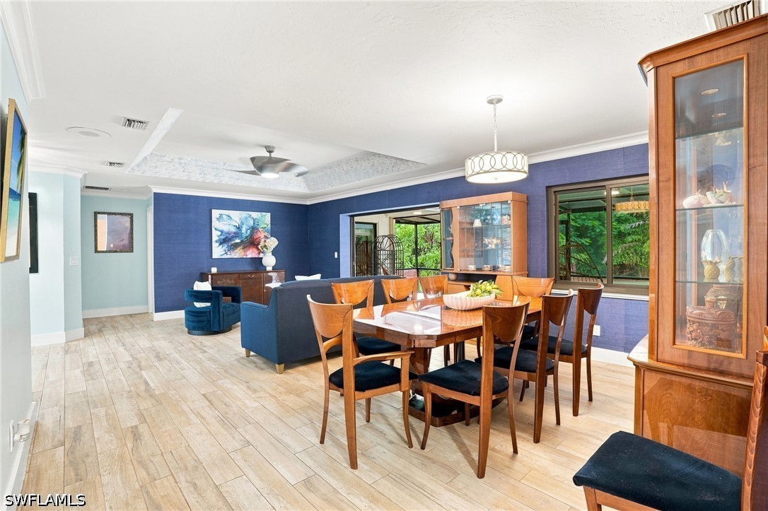 DiningArea
