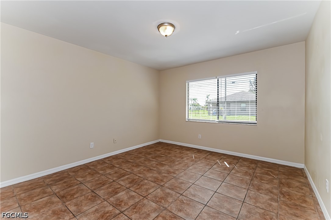 512 27th, Cape Coral, FL 33914