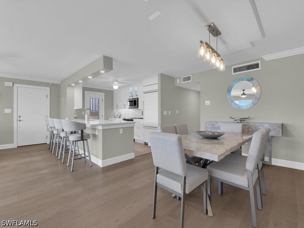 DiningArea