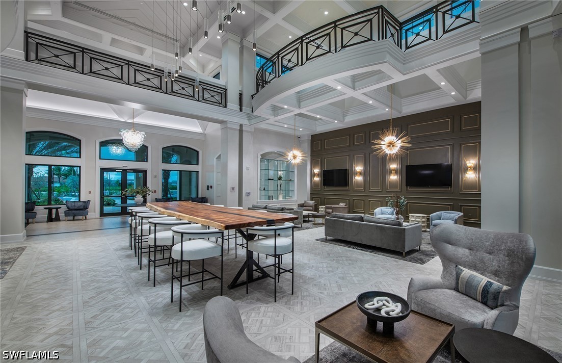 2084 Freemont, Naples, FL 34120