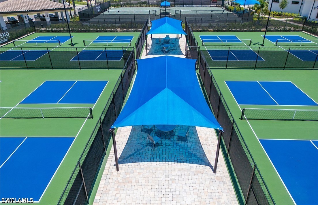 2084 Freemont, Naples, FL 34120