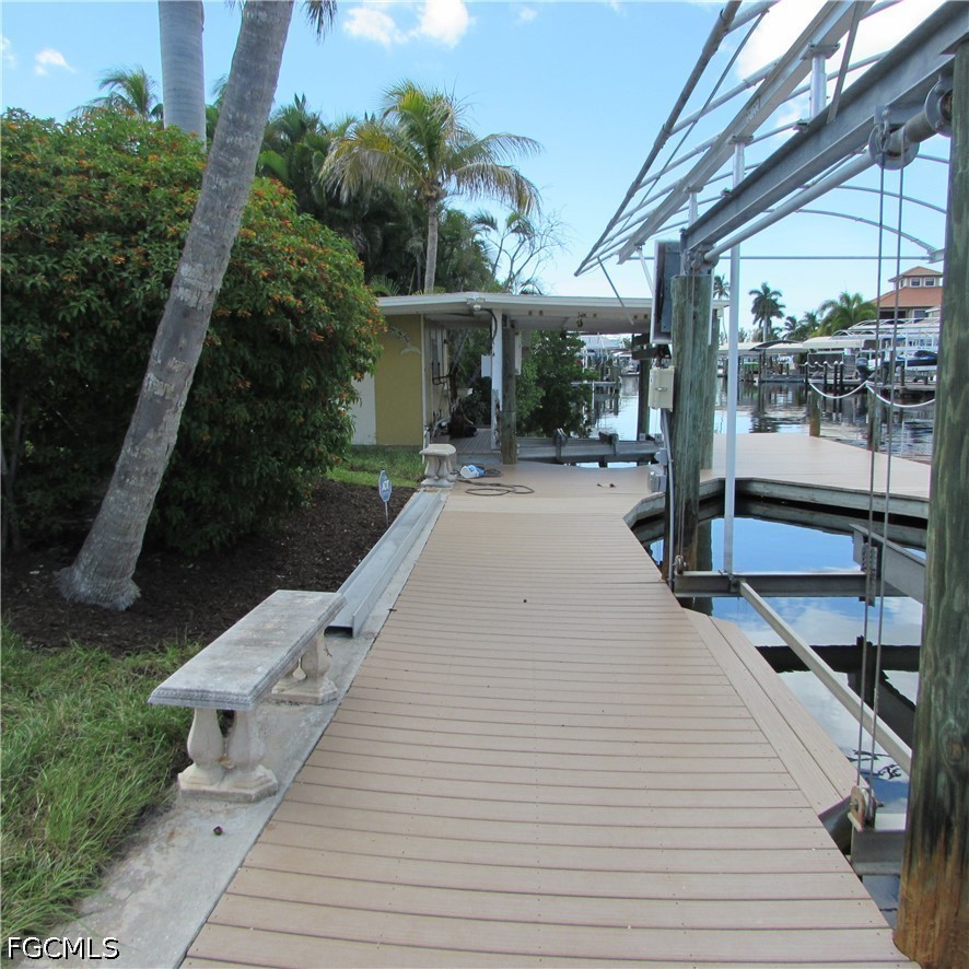 Dock