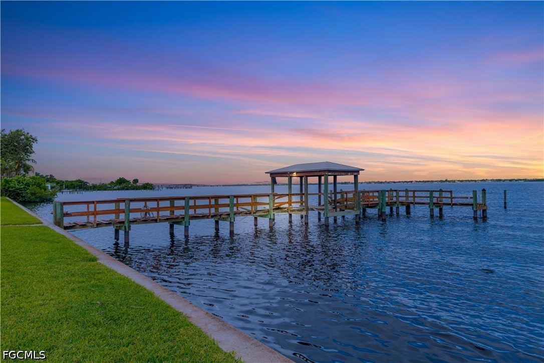 Dock