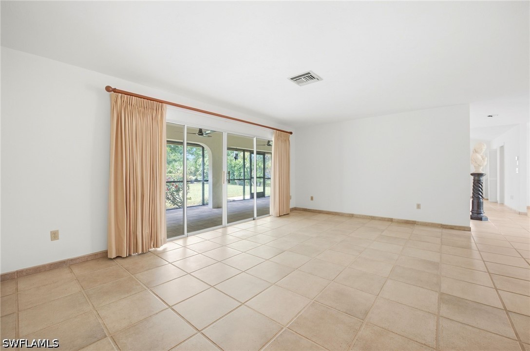 3066 Round Table, Naples, FL 34112