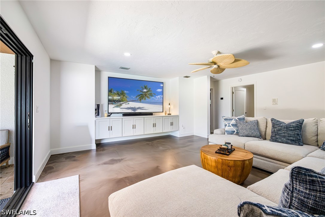 114 Westwood, Naples, FL 34110