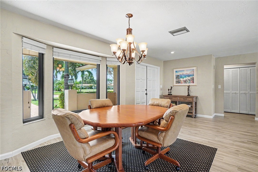 DiningArea