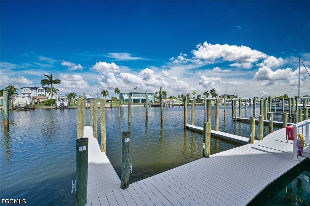 Dock
