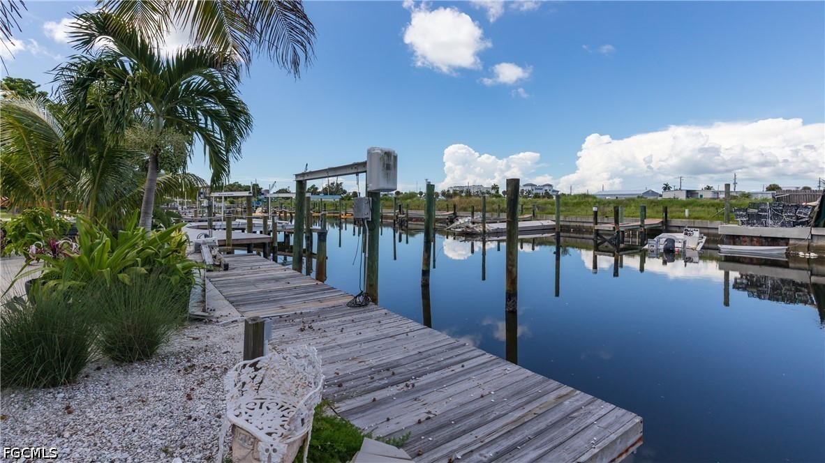 Dock